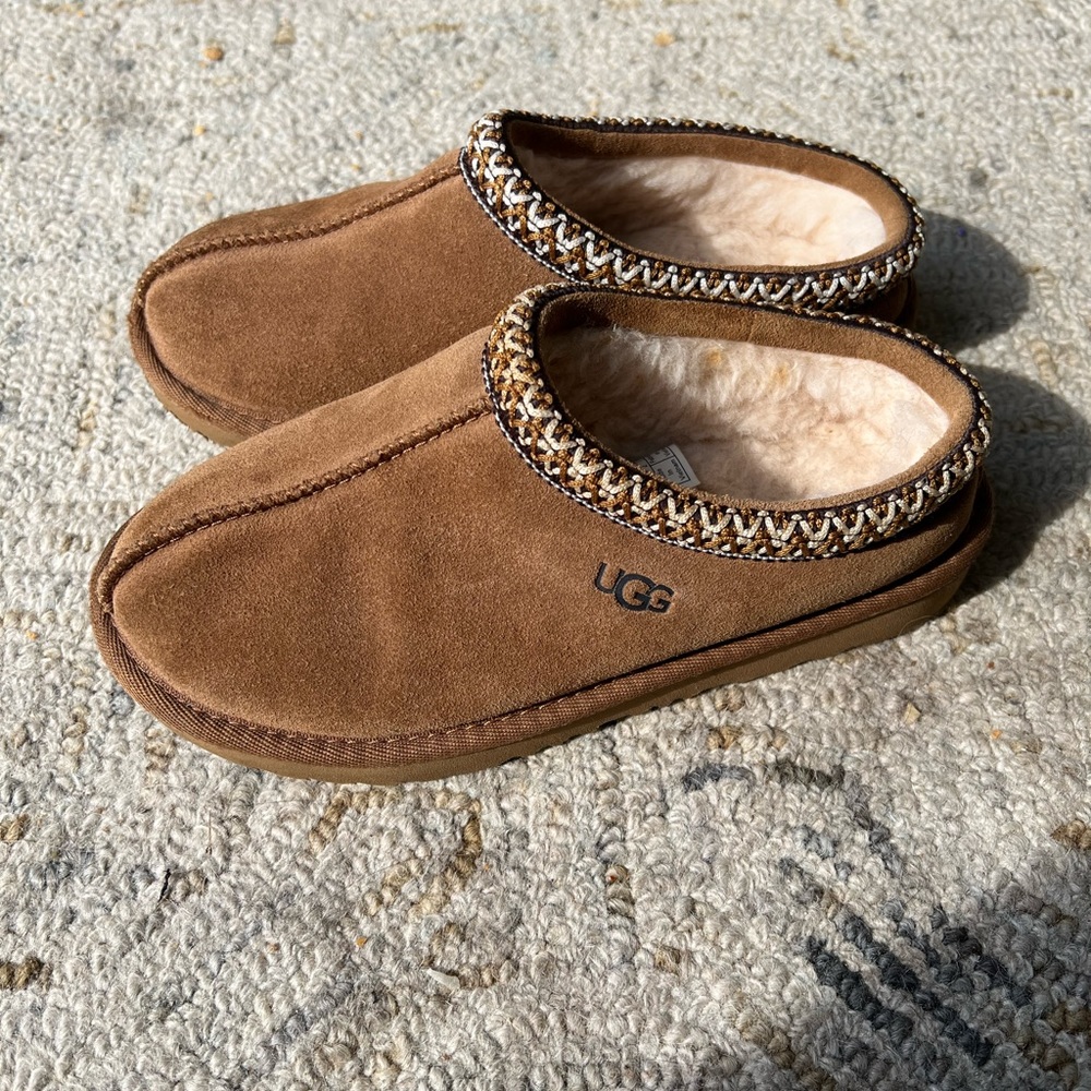 Ugg kids Tasman slipper, size 3, Chesnut